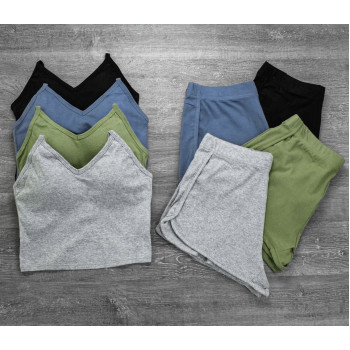 Жіночий спортивний копмлект (топ + шорти) Чорний