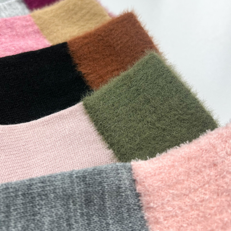 Жіночі ангорові яскраві шкарпетки з пухнастим верхом без махри