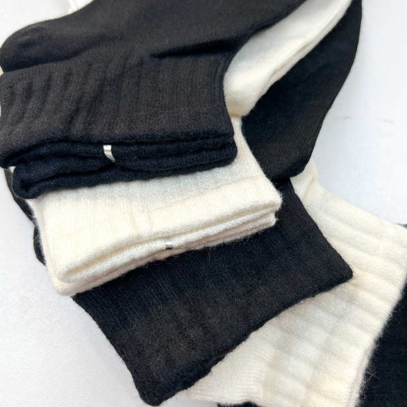 Кашемірові короткі жіночі шкарпетки Корона Молочний