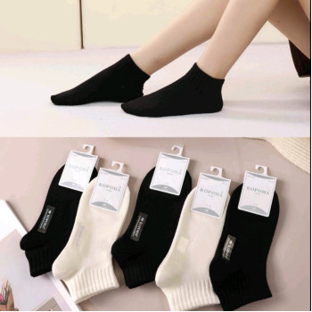 Кашемірові короткі жіночі шкарпетки Корона Молочний