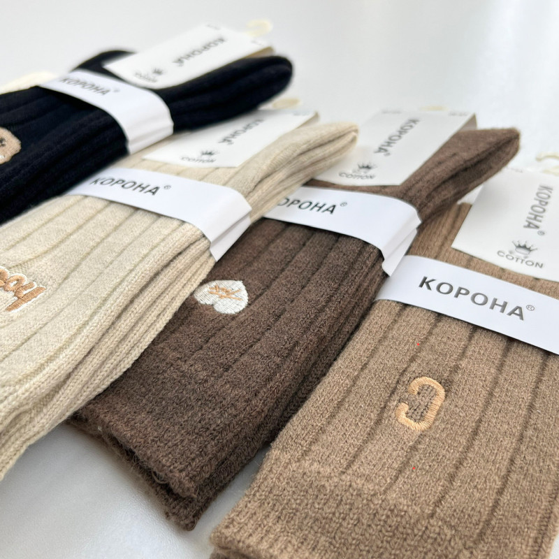Жіночі вовняні високі шкарпетки в рубчик Корона