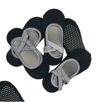 Шкарпетки для йоги та фітнесу жіночі нековзаючі (чорний)