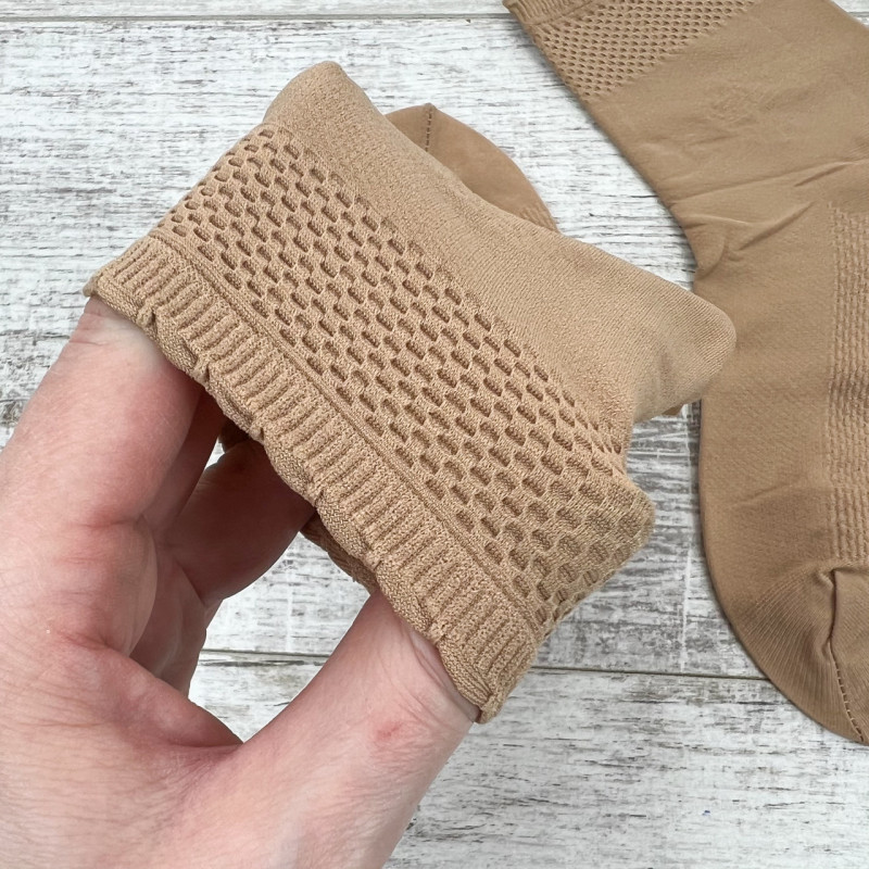 Капронові жіночі шкарпетки з текстурною нековзаючою стопою (бежеві) Kena