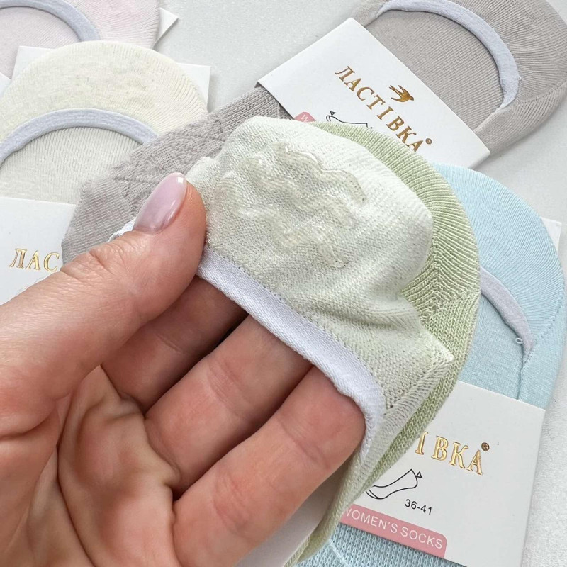 Сліди жіночі бавовняні з перфорацією (з силіконом на пʼятці) Ластівка