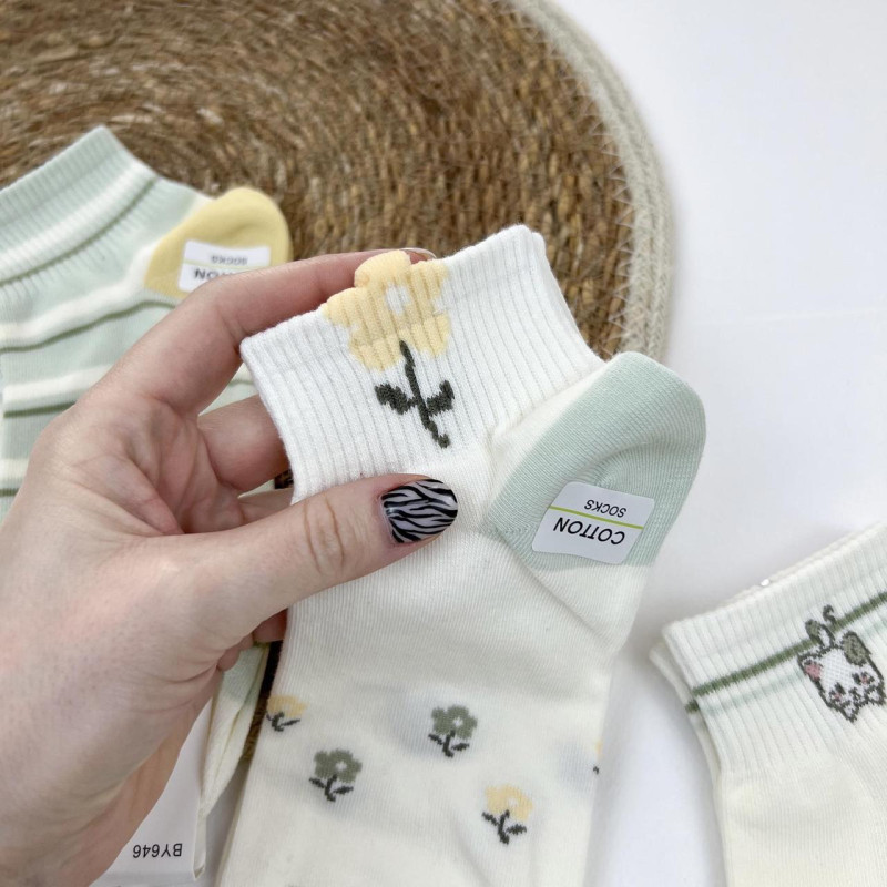 Короткі жіночі бавовняні шкарпетки зі спортивною резинкою Корона