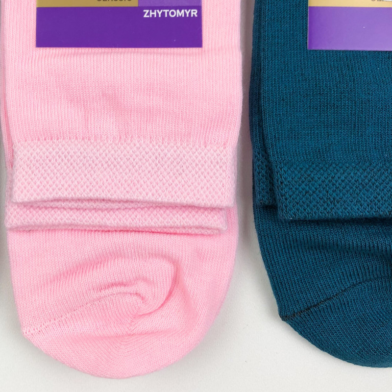 Жіночі бавовняні однотонні шкарпетки середні Krokus