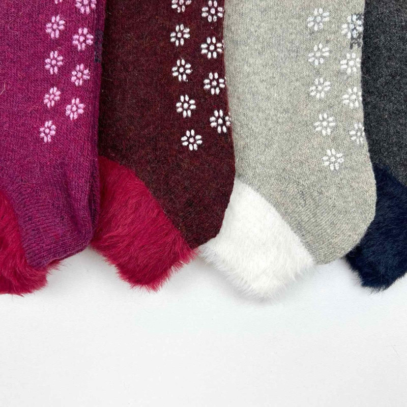 Жіночі ангорові махрові короткі шкарпетки тапочки з тормозами Syltan